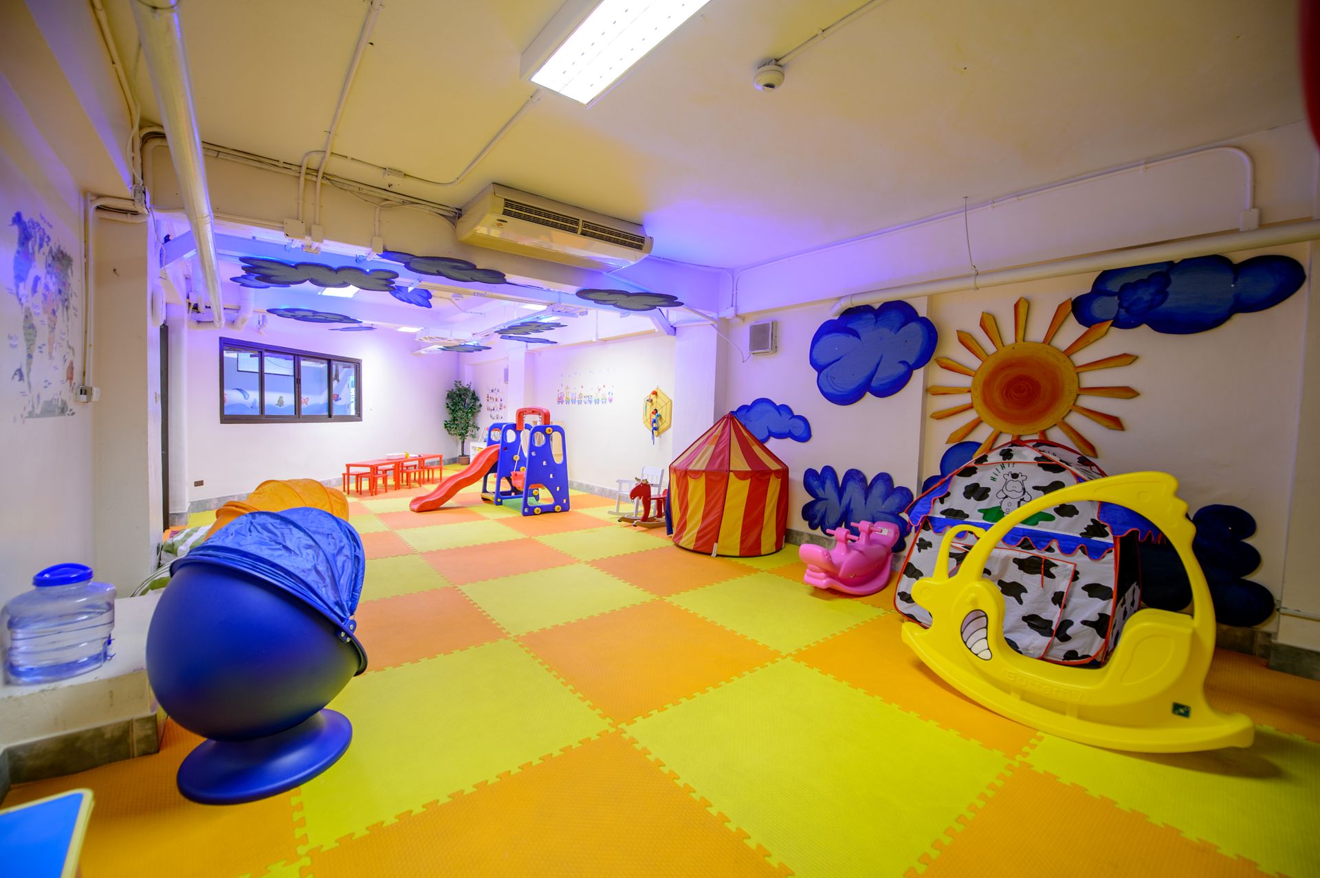 Kids' Play Room