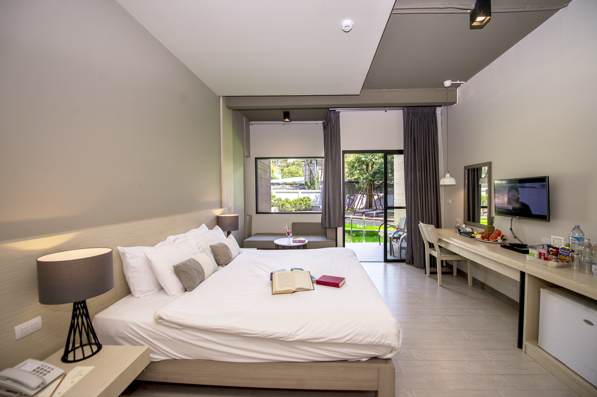 Premier Pool Access Room